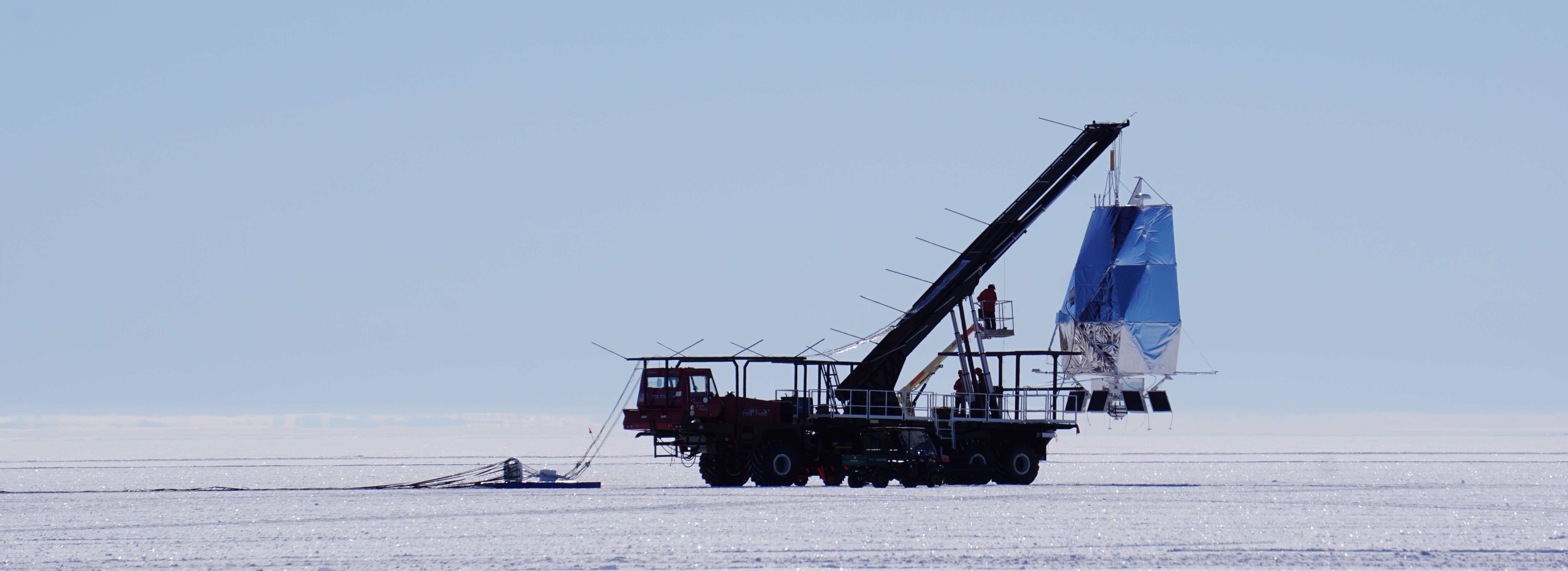 Spider waits on the launch pad for the low level winds to be right. Photo: cbn, January 2015. 